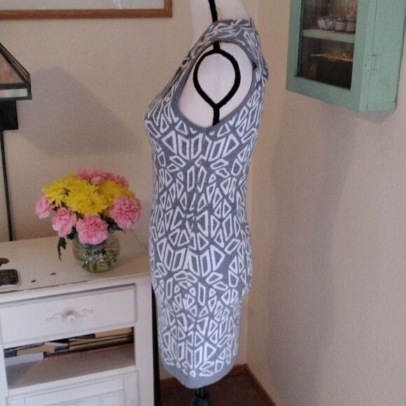 Zara Collection Sweater Dress - Picture 4 of 11